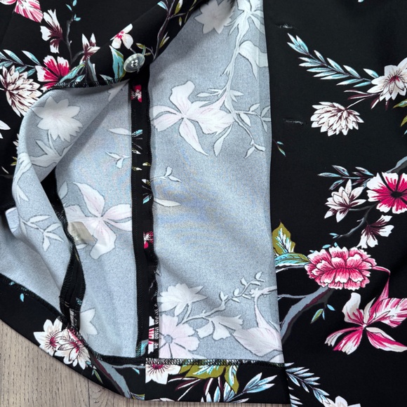 Calvin Klein Dress - Black Floral with Belt - Size 2 P Petite - Picture 7 of 8